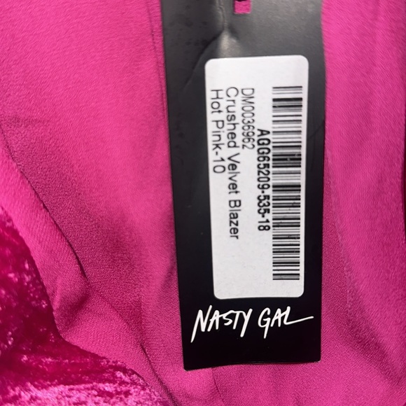 NASTY GAL: HOT PINK CRUSHED VELVET BLAZER. Women’s size U S 6. - Picture 8 of 9